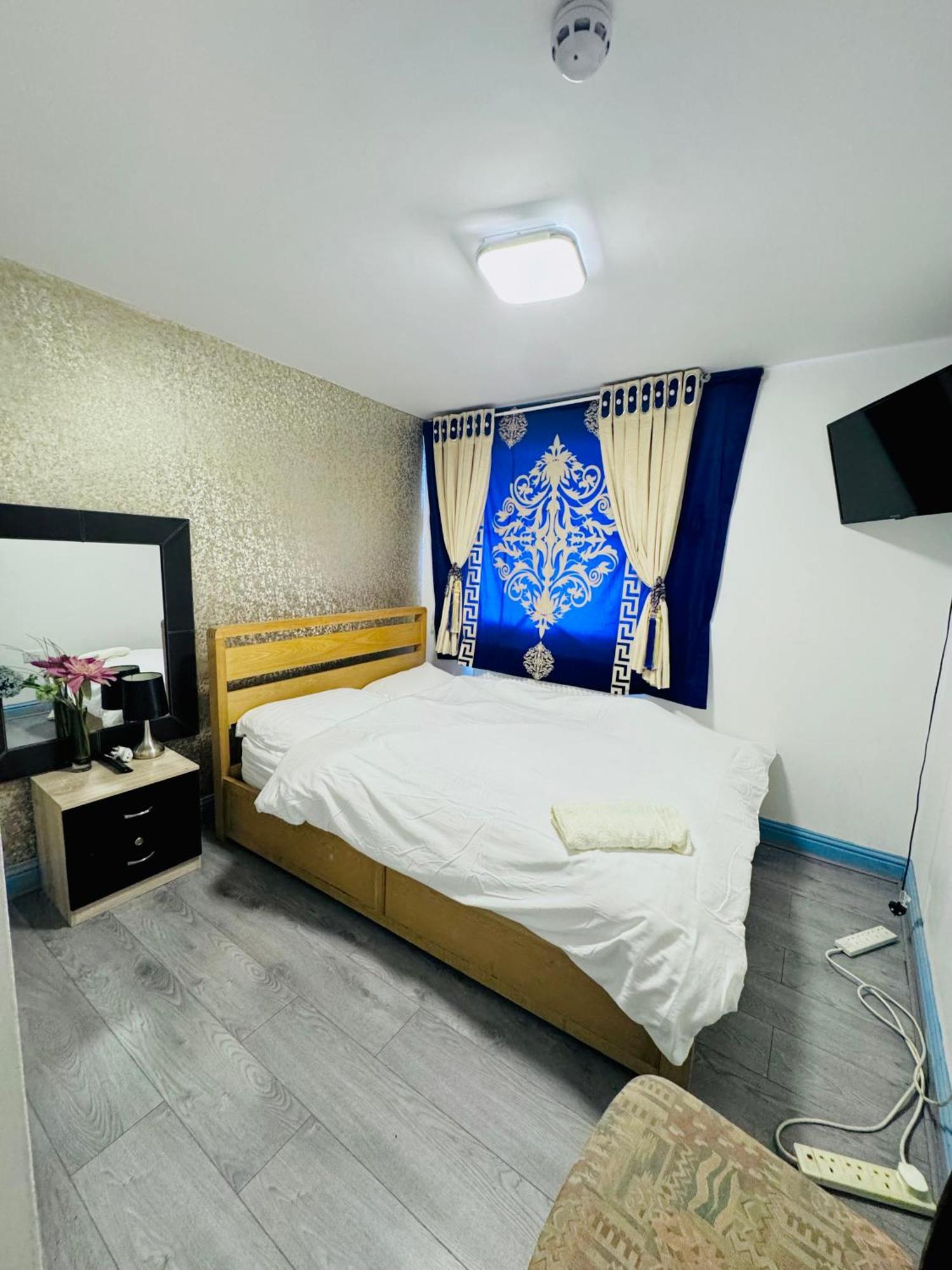 Unique Private Rooms Bolton Exteriör bild